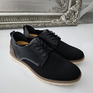 Mix No. 6 Ferth Oxford. Black. Size 9. New without tags/box.Add to your workin